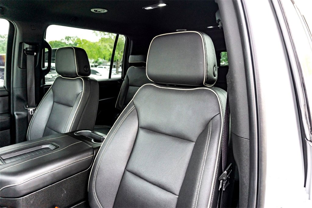 Used 2023 Chevrolet Suburban Premier image 13