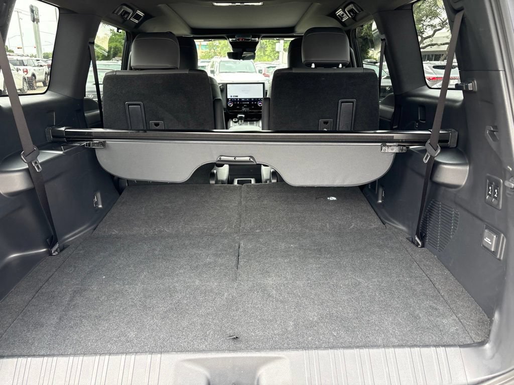 Certified 2025 Lexus GX 550 w/ Cold Area Package AWD/4WD image 21
