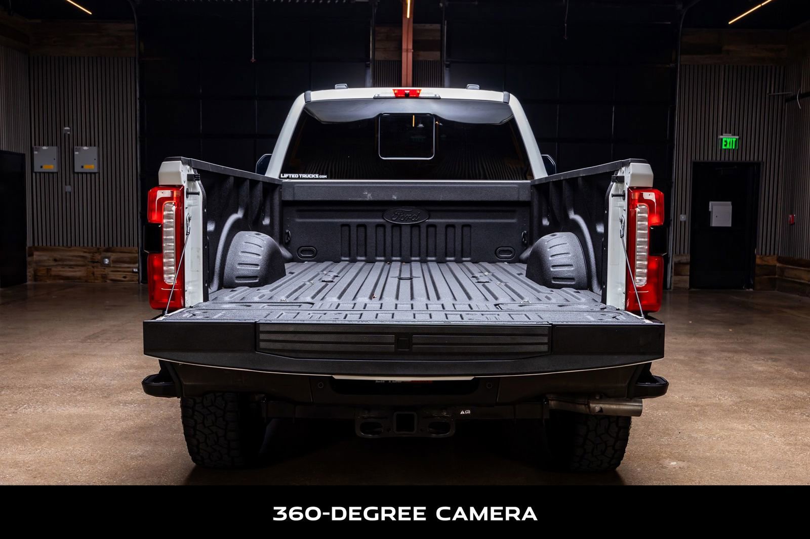 Used 2025 Ford F350 King Ranch w/ FX4 Off-Road Package image 8