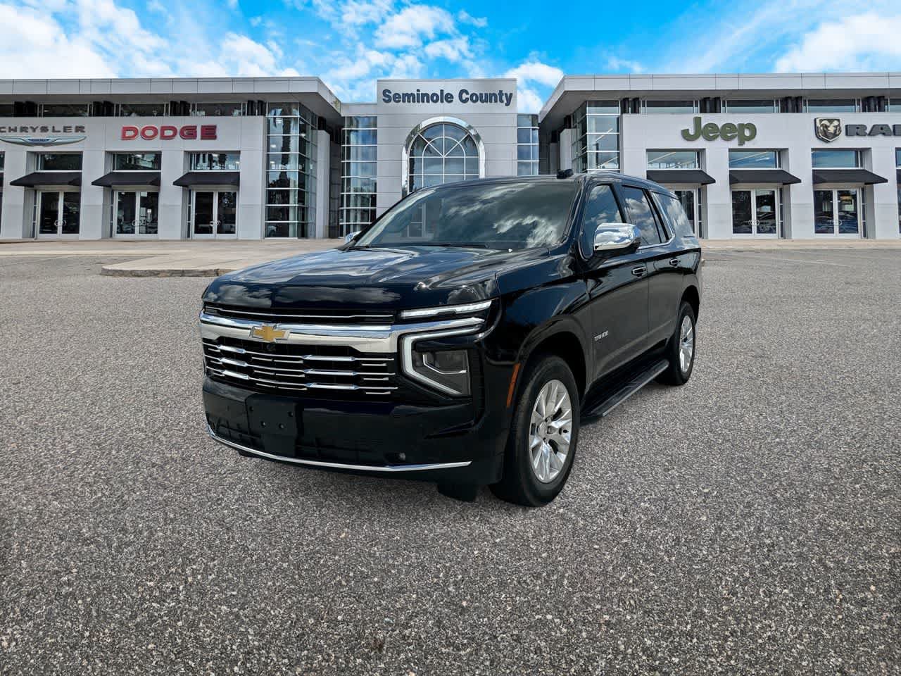 Used 2025 Chevrolet Tahoe Premier AWD/4WD image 4