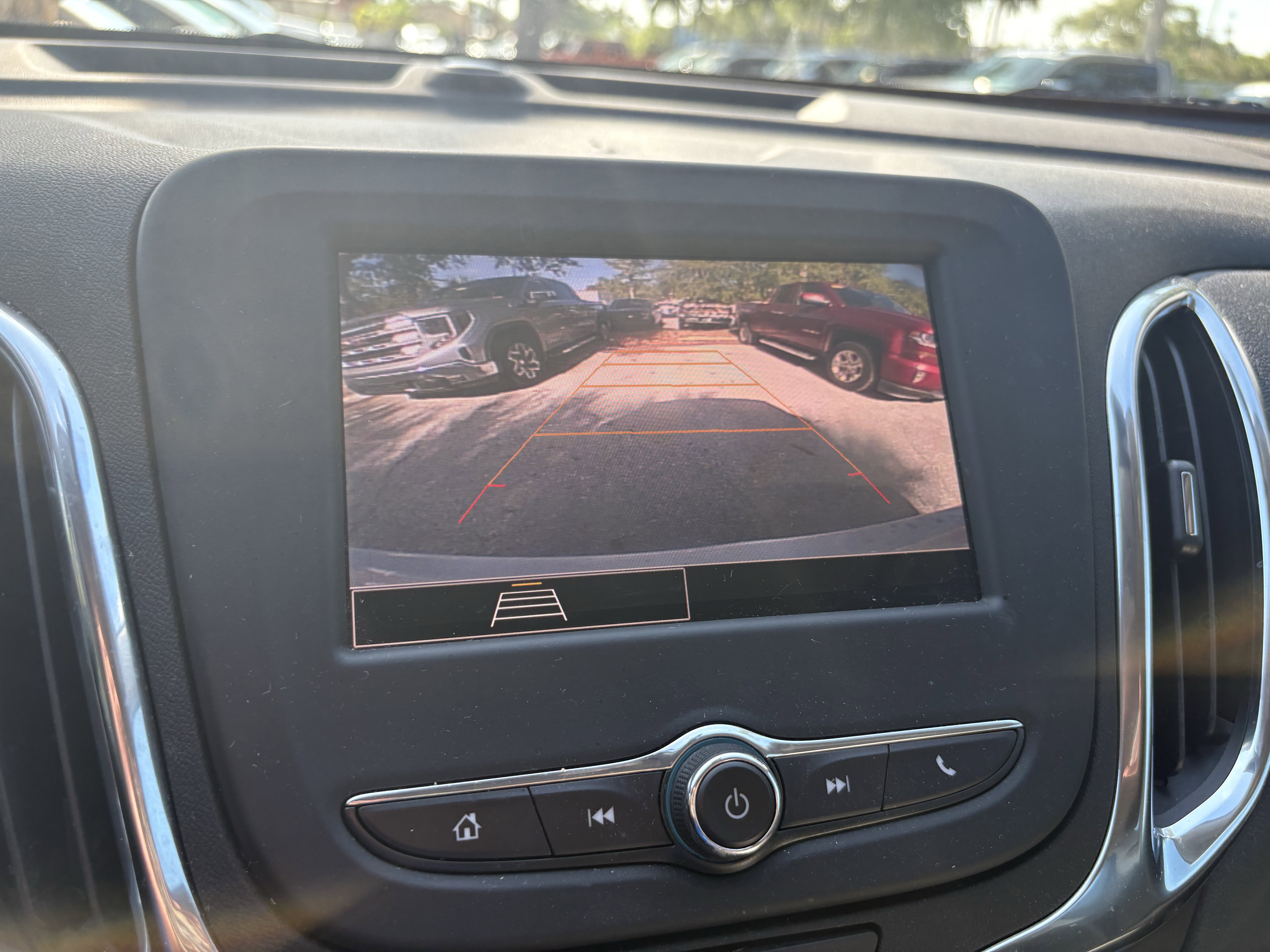 Used 2024 Chevrolet Equinox LT FWD image 11