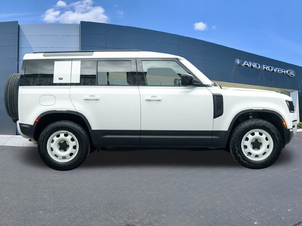 Used 2023 Land Rover Defender 110 AWD/4WD image 9