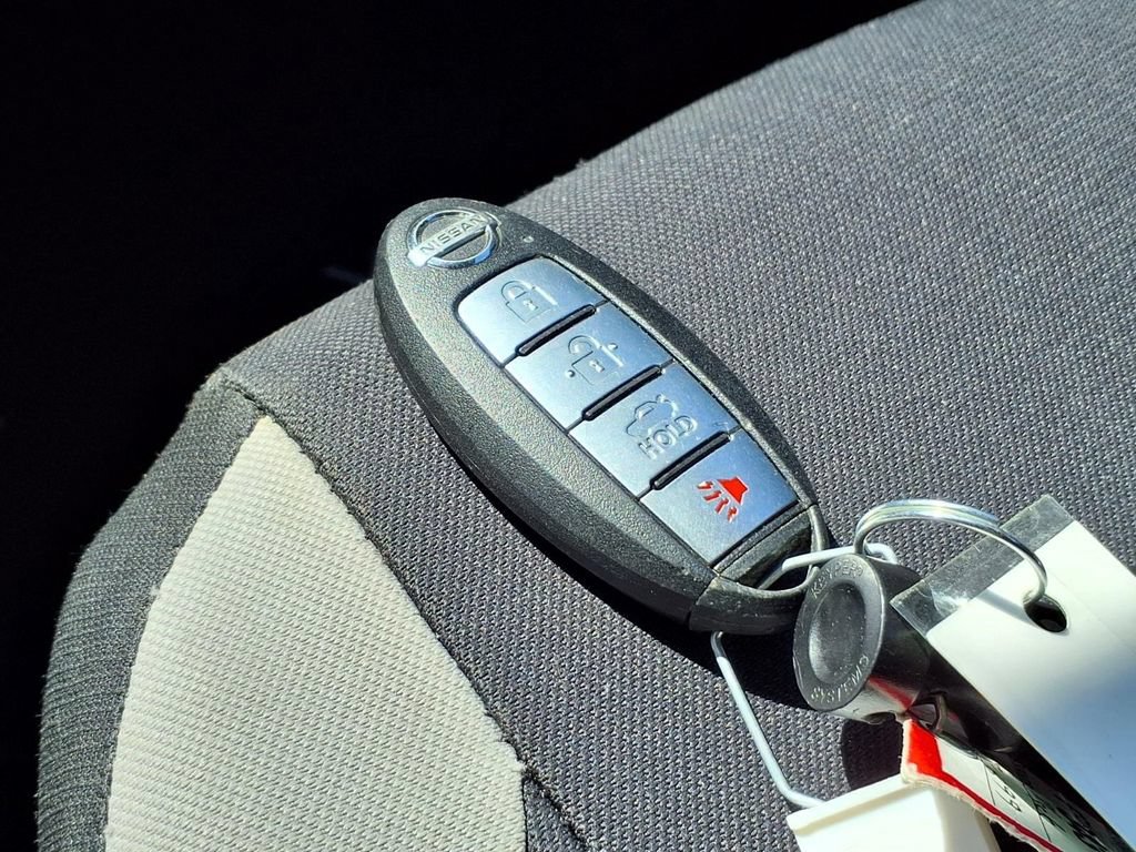 Used 2021 Nissan Versa SV FWD image 16