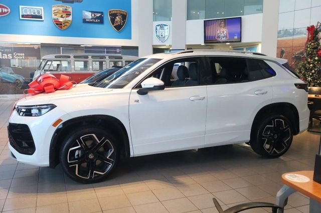 New 2026 Volkswagen Tiguan SEL R-Line image 4