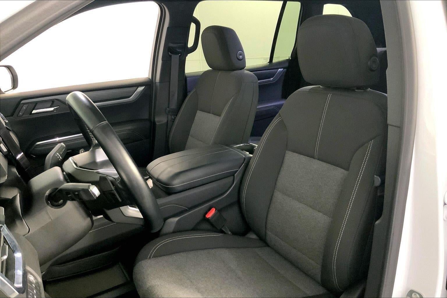 Used 2025 GMC Acadia Elevation AWD/4WD image 6
