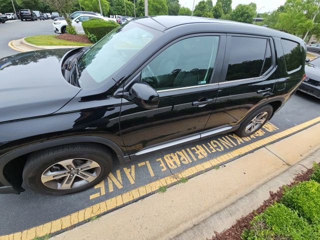 Used 2023 Honda Pilot EX-L image 2