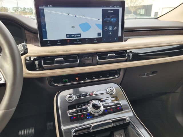 Used 2022 Lincoln Nautilus Reserve image 24