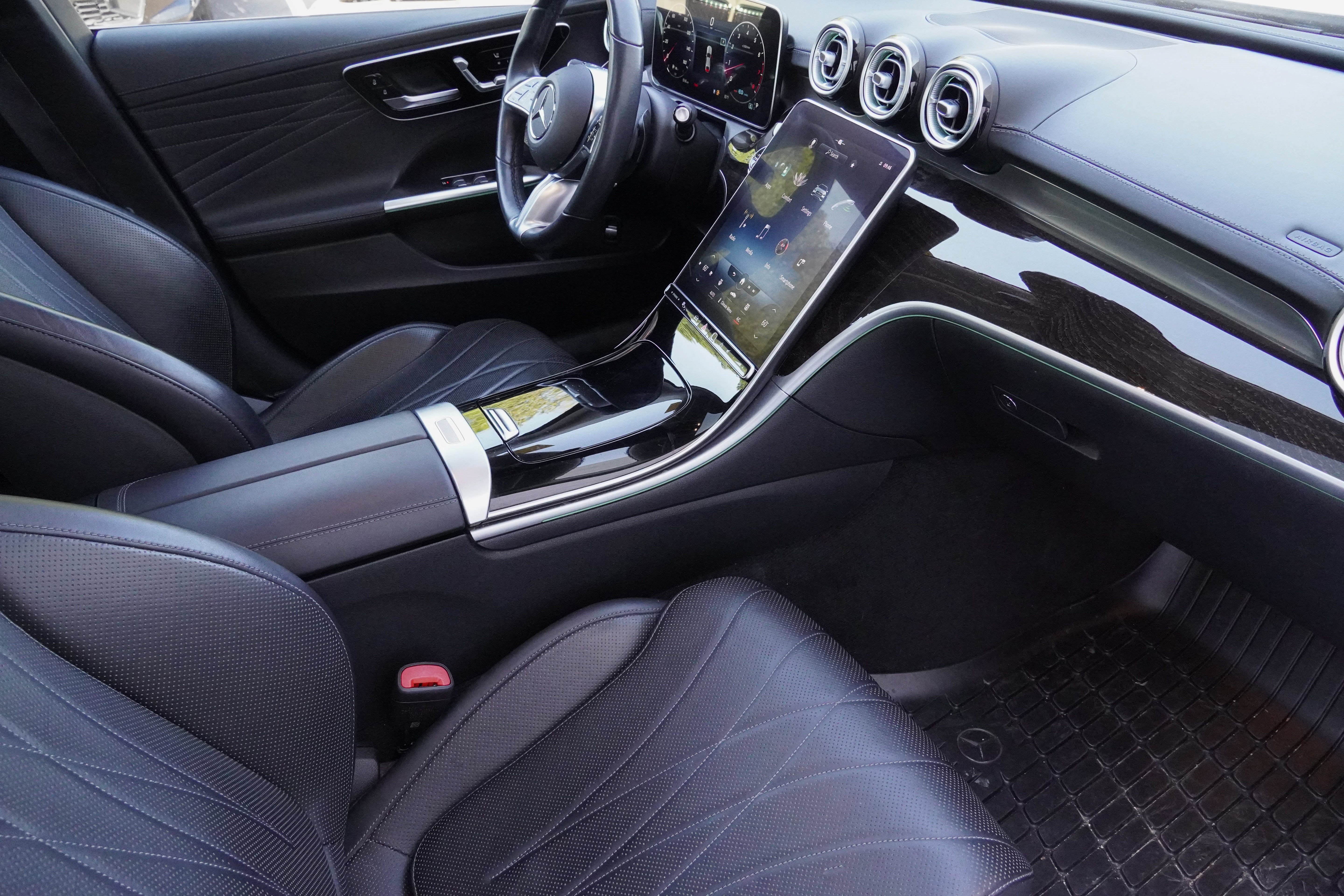 Used 2022 Mercedes-Benz C 300 Sedan image 10