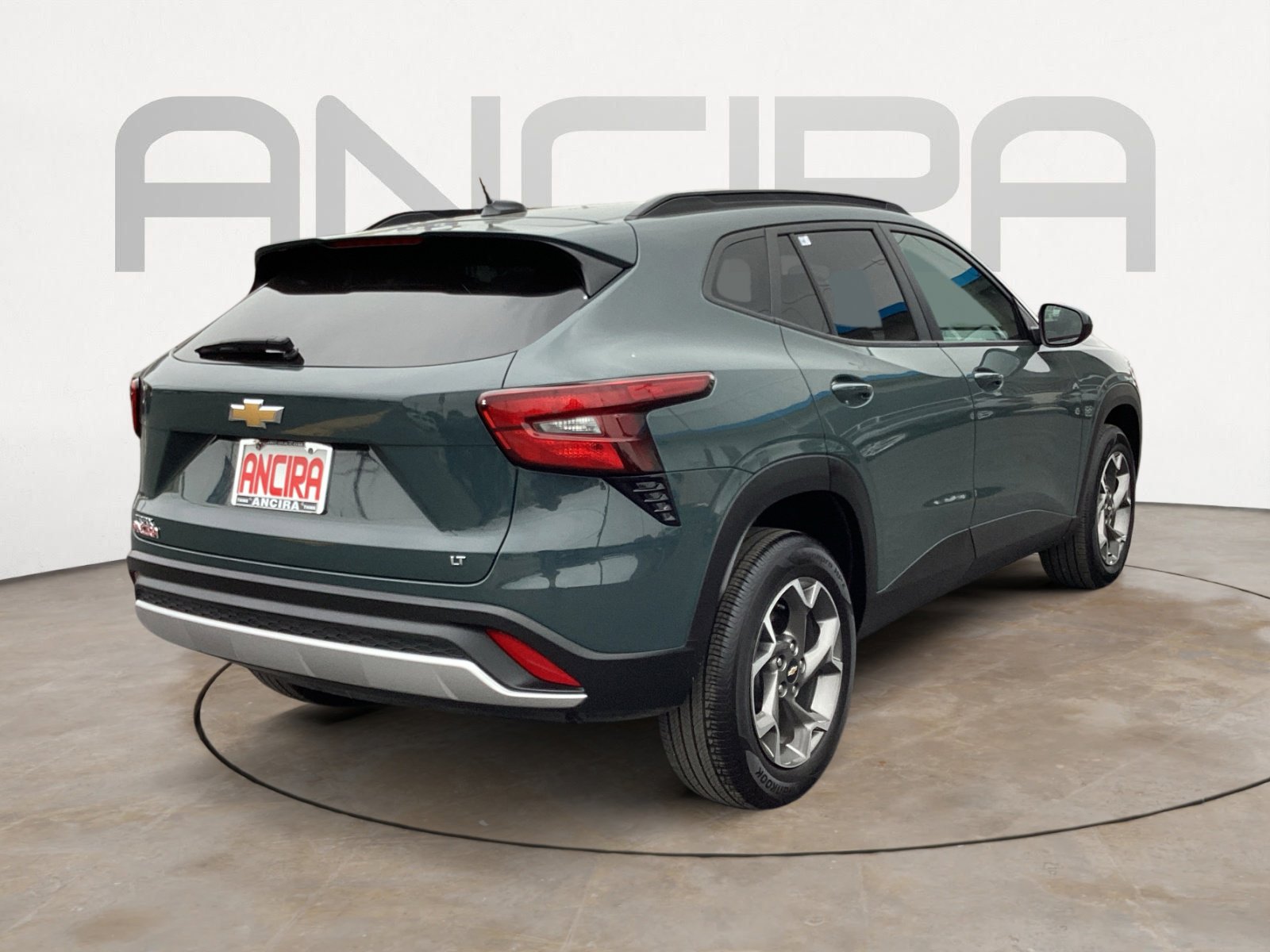 Used 2025 Chevrolet Trax LT FWD image 14