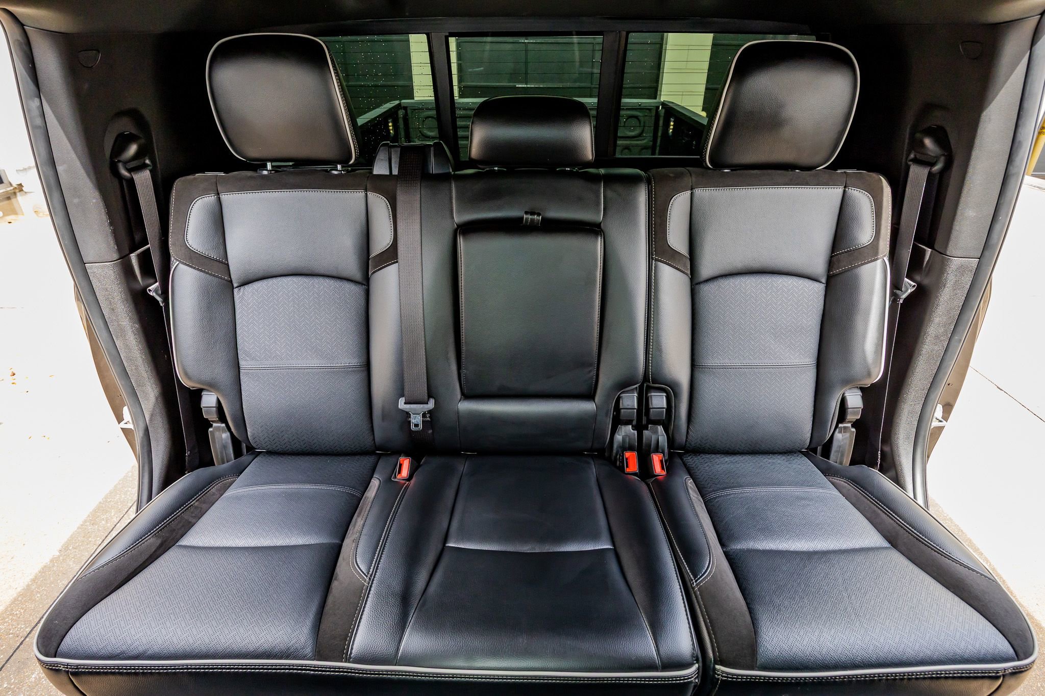 Used 2025 RAM 3500 Laramie image 36