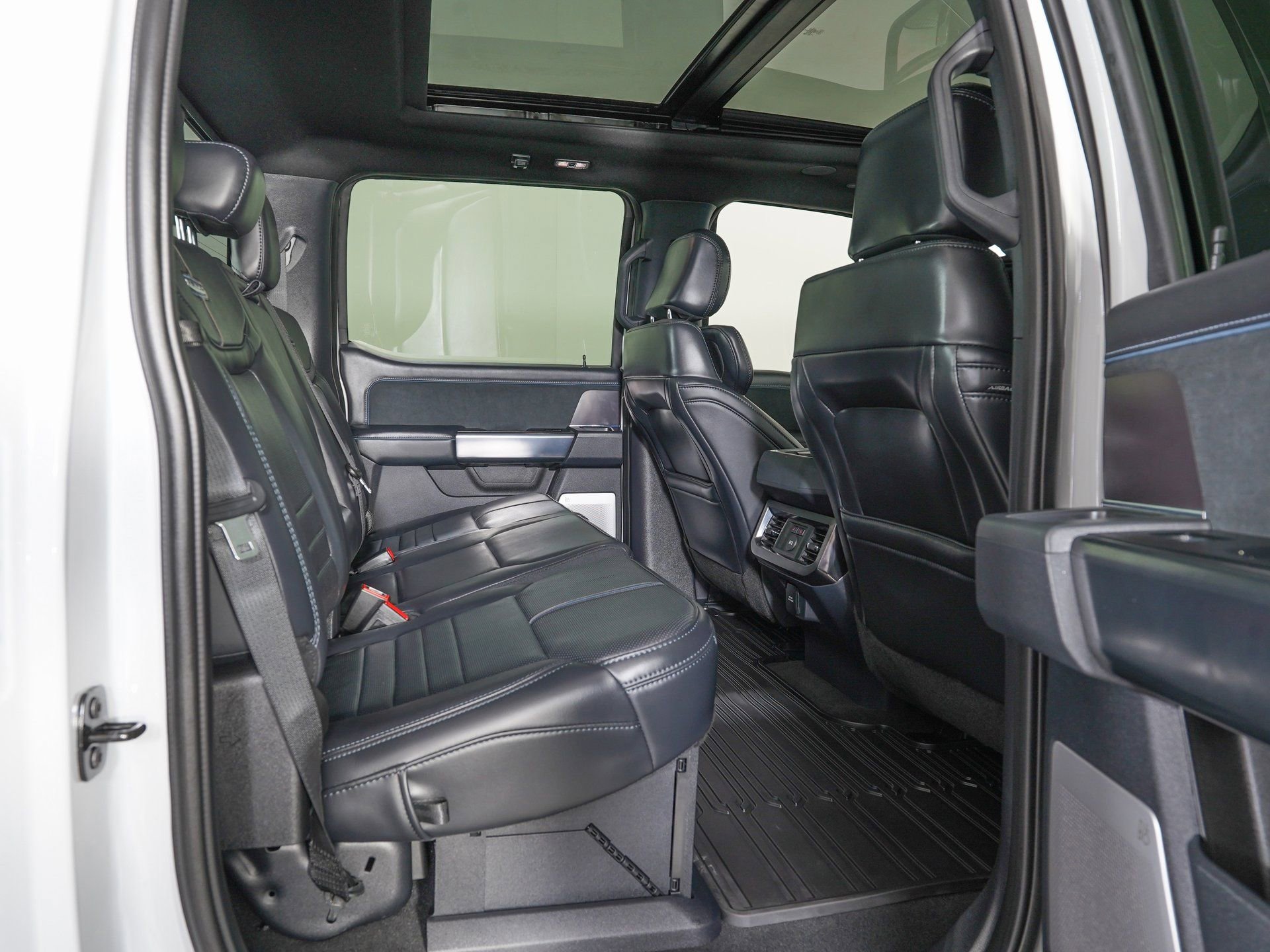 Used 2026 Ford F450 Platinum image 10