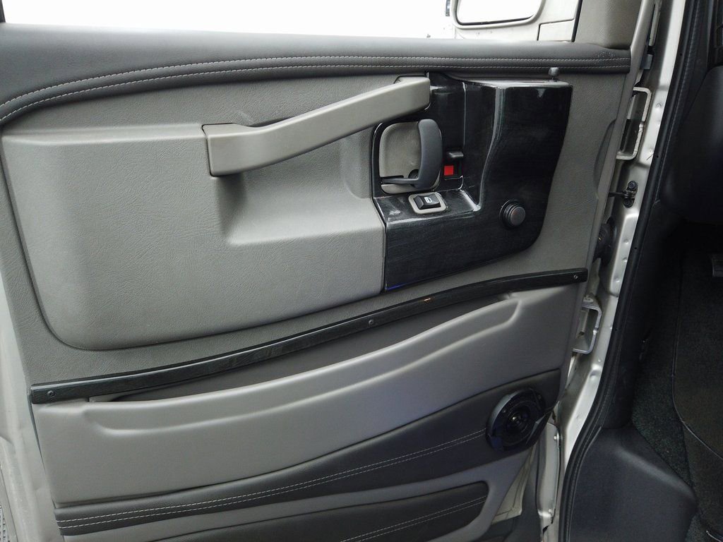 Used 2020 Chevrolet Express 2500 Extended w/ Enhanced Convenience Package image 17