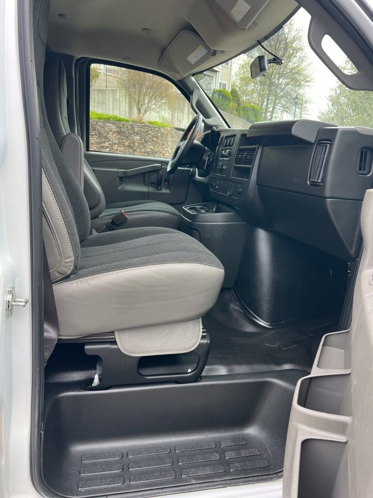 Used 2024 Chevrolet Express 2500 w/ Driver Convenience Package RWD image 22