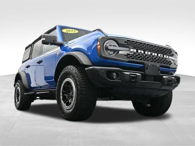 Used 2023 Ford Bronco Badlands image 32