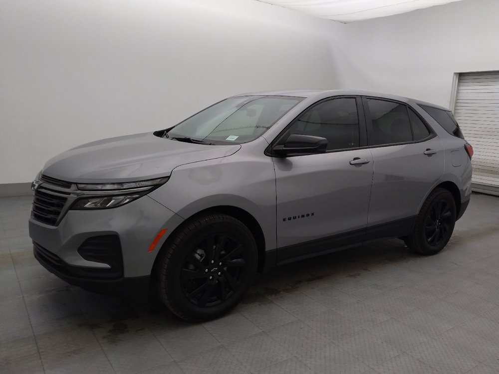 Used 2024 Chevrolet Equinox LS w/ LS Convenience Package image 2