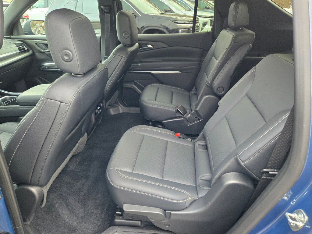 Certified 2025 Chevrolet Traverse LT image 17