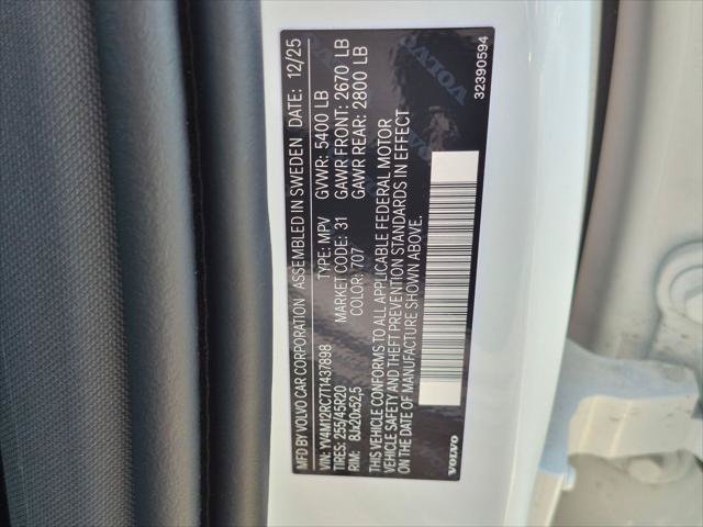 New 2026 Volvo XC60 B5 Plus w/ Climate Package PRO AWD/4WD image 15