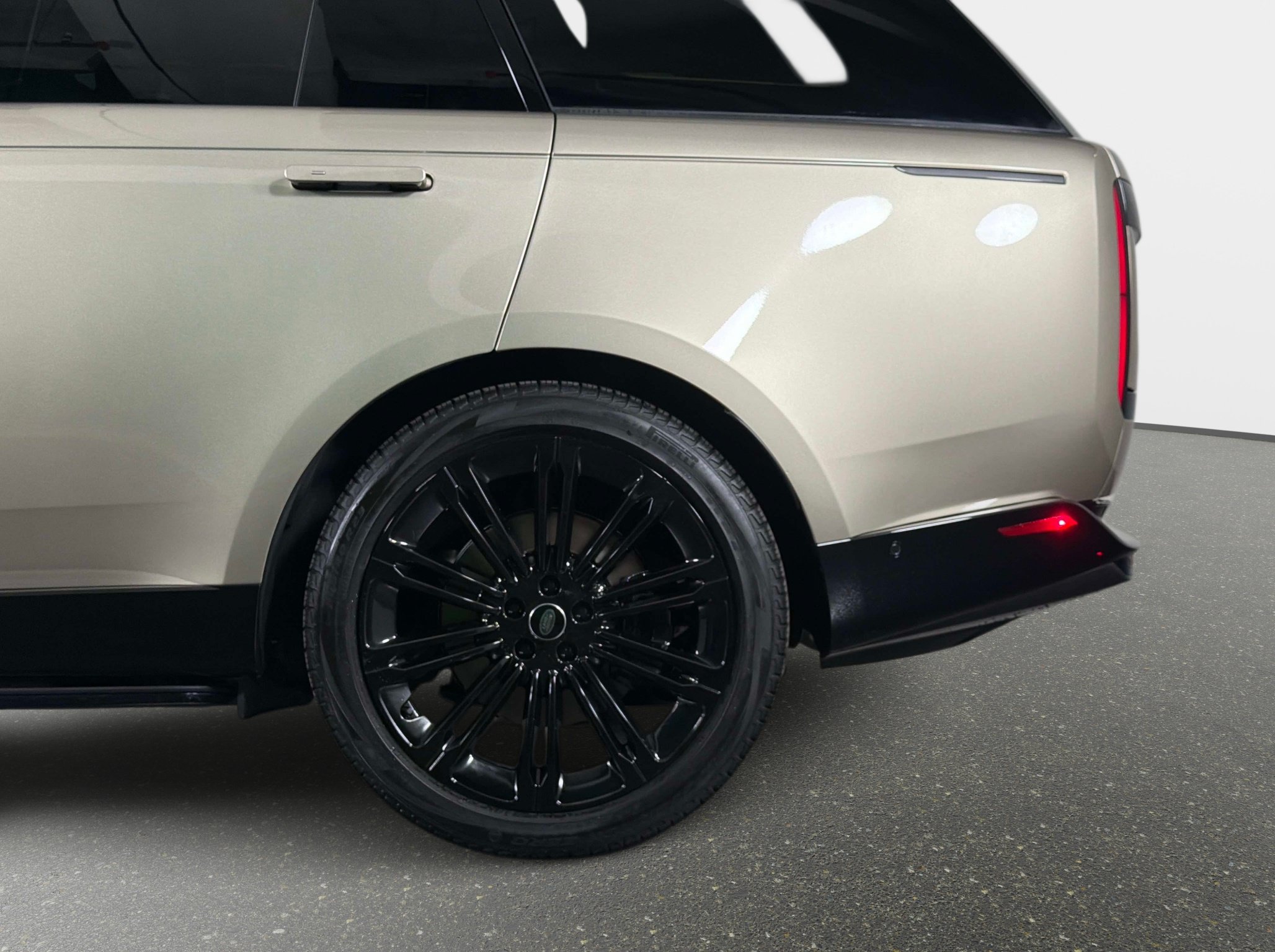 Used 2023 Land Rover Range Rover Autobiography AWD/4WD image 13