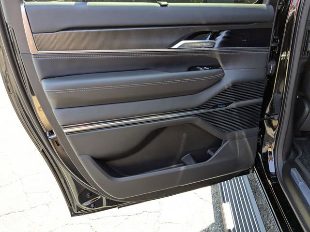 New 2024 Jeep Grand Wagoneer L Series II w/ Quick Order Packagew 28T AWD/4WD image 33
