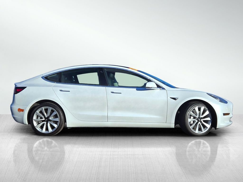 Used 2020 Tesla Model 3 Standard Range Plus image 3