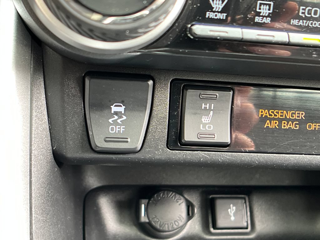 Used 2022 Toyota RAV4 XLE w/ Convenience Package AWD/4WD image 29