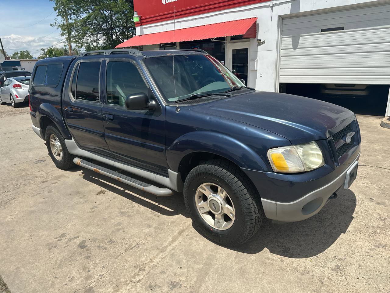 Used 2003 Ford Explorer Sport Trac XLS AWD/4WD image 3