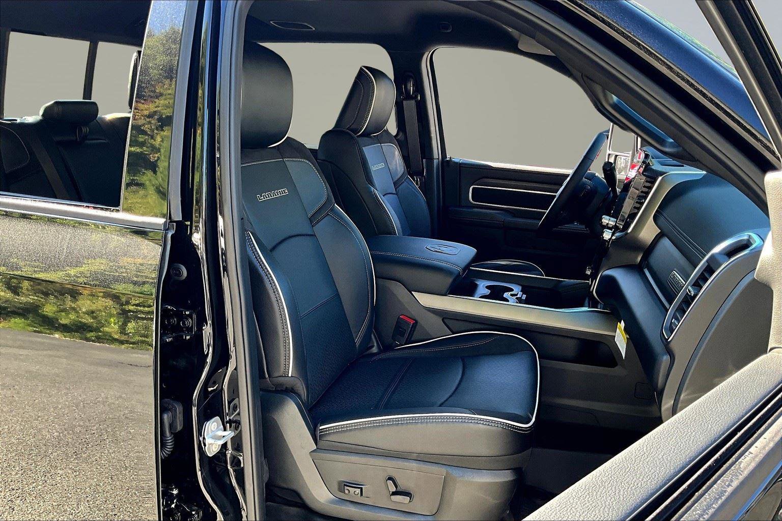 New 2025 RAM 2500 Laramie image 8