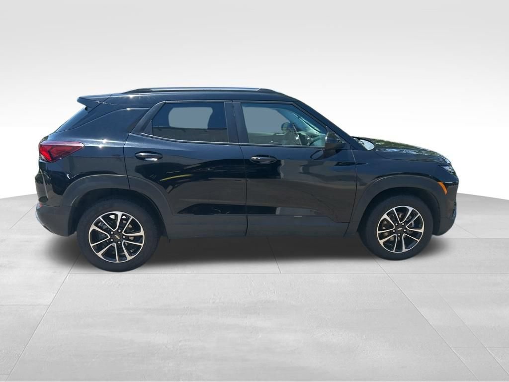 Used 2025 Chevrolet TrailBlazer LT FWD image 8