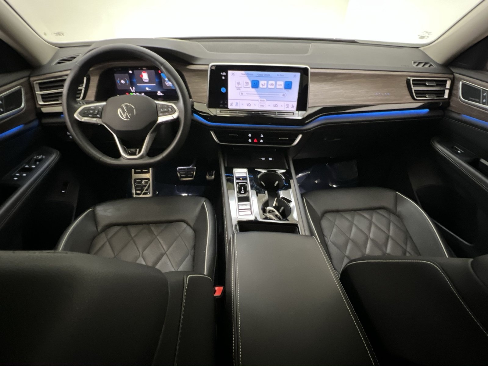 Used 2025 Volkswagen Atlas SEL Premium R-Line AWD/4WD image 22