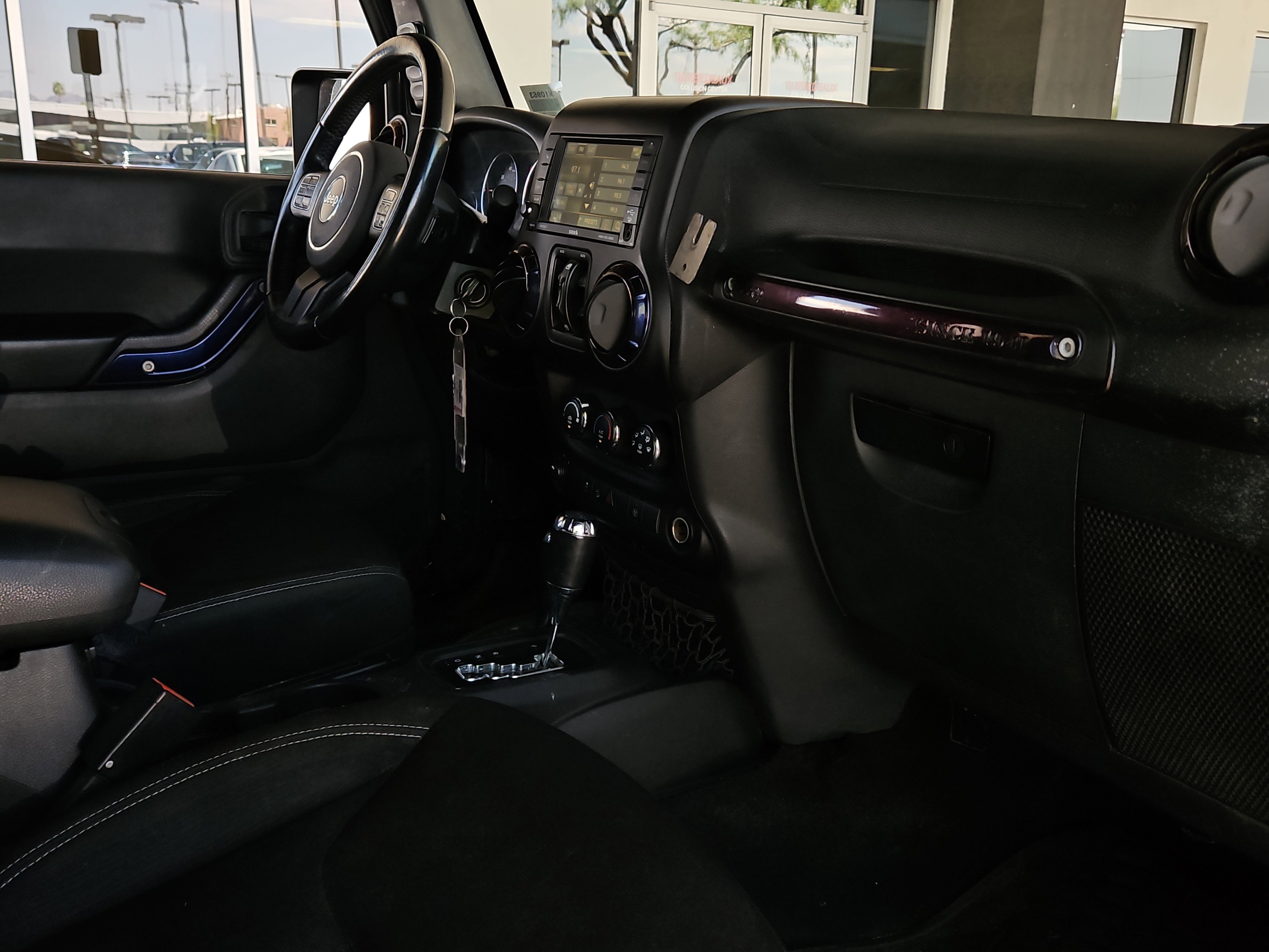 Used 2016 Jeep Wrangler Unlimited Rubicon w/ Connectivity Group image 21