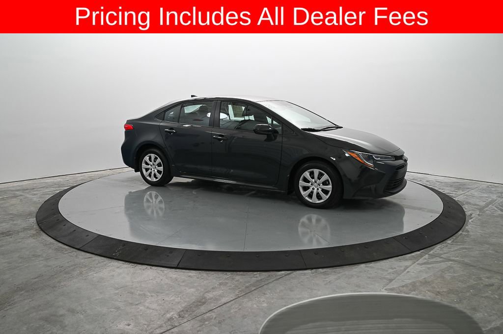Used 2026 Toyota Corolla LE FWD image 4