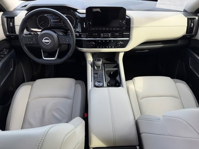 Used 2023 Nissan Pathfinder SL w/ Lighting Package (N92) image 10