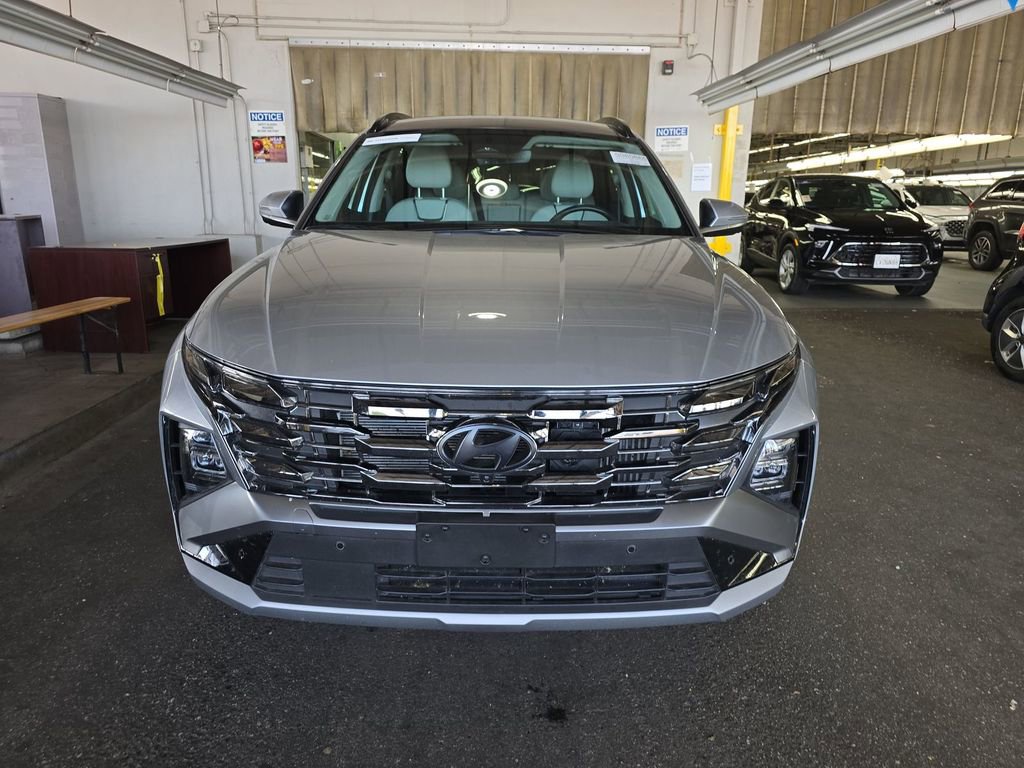 Used 2025 Hyundai Tucson Limited AWD/4WD image 2