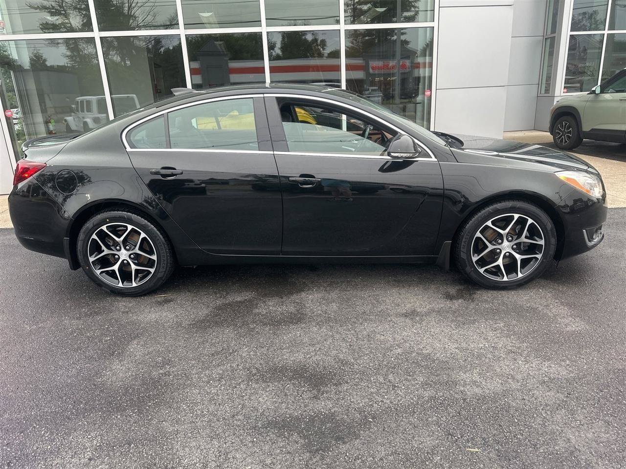 Used 2017 Buick Regal Sport Touring FWD video 2