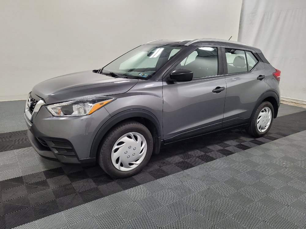 Used 2019 Nissan Kicks S FWD image 2