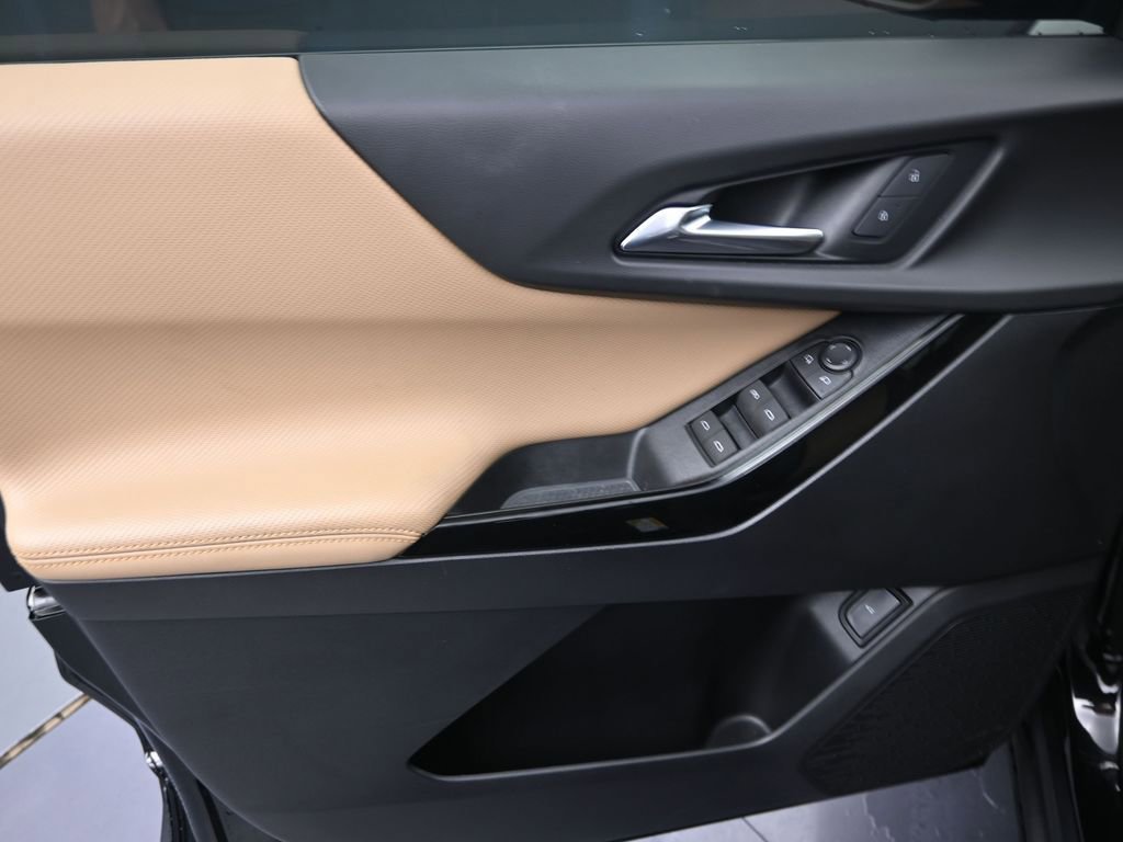 Used 2025 Chevrolet Equinox ACTIV w/ Safety and Technology Package image 13