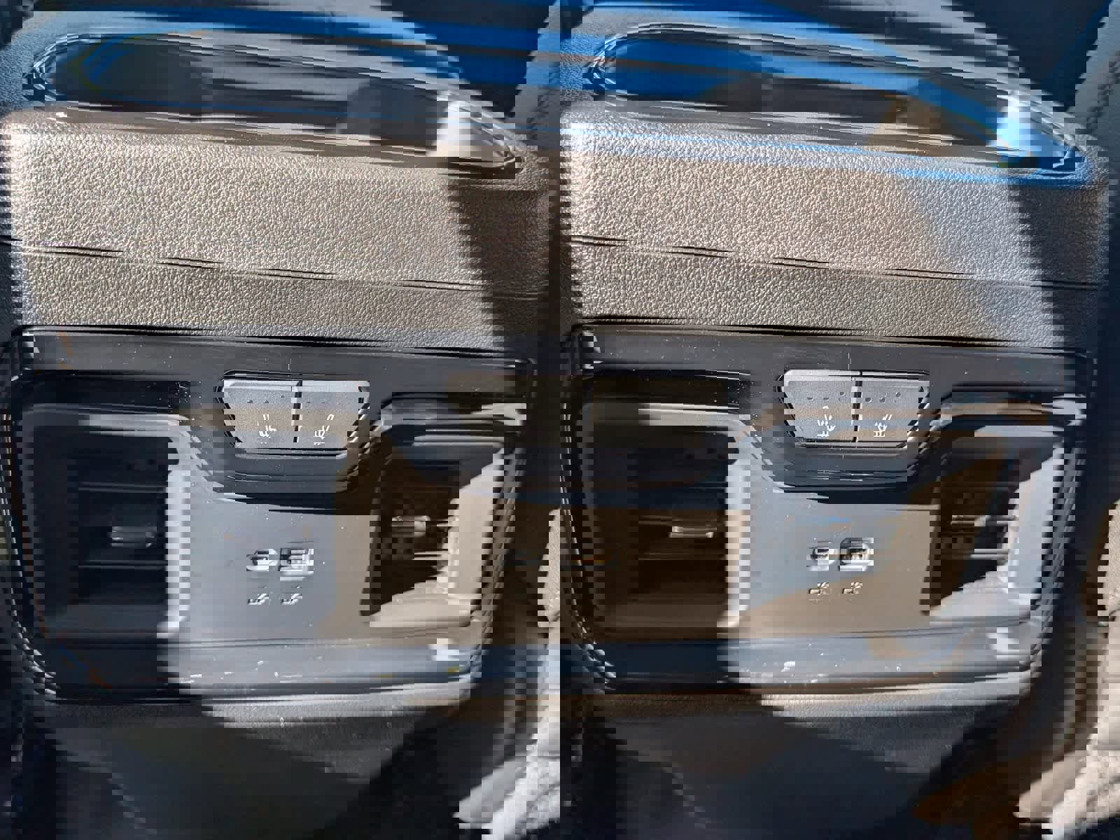 Certified 2024 GMC Sierra 2500 AT4 w/ AT4 Preferred Package image 16