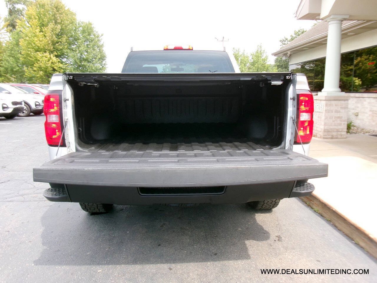 Used 2015 Chevrolet Silverado 1500 W/T AWD/4WD image 16