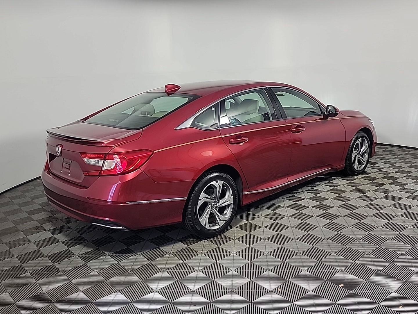 Certified 2019 Honda Accord EX-L image 4