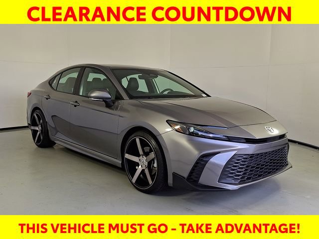 Used 2025 Toyota Camry SE w/ Multimedia Upgrade Package