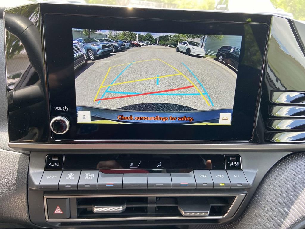 Used 2025 Toyota Camry SE w/ Convenience Package FWD image 22