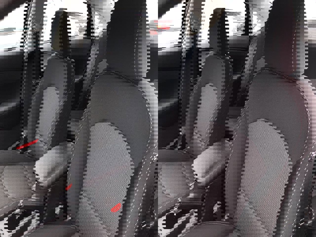 Used 2024 Kia Forte LXS w/ LXS Technology Package image 12