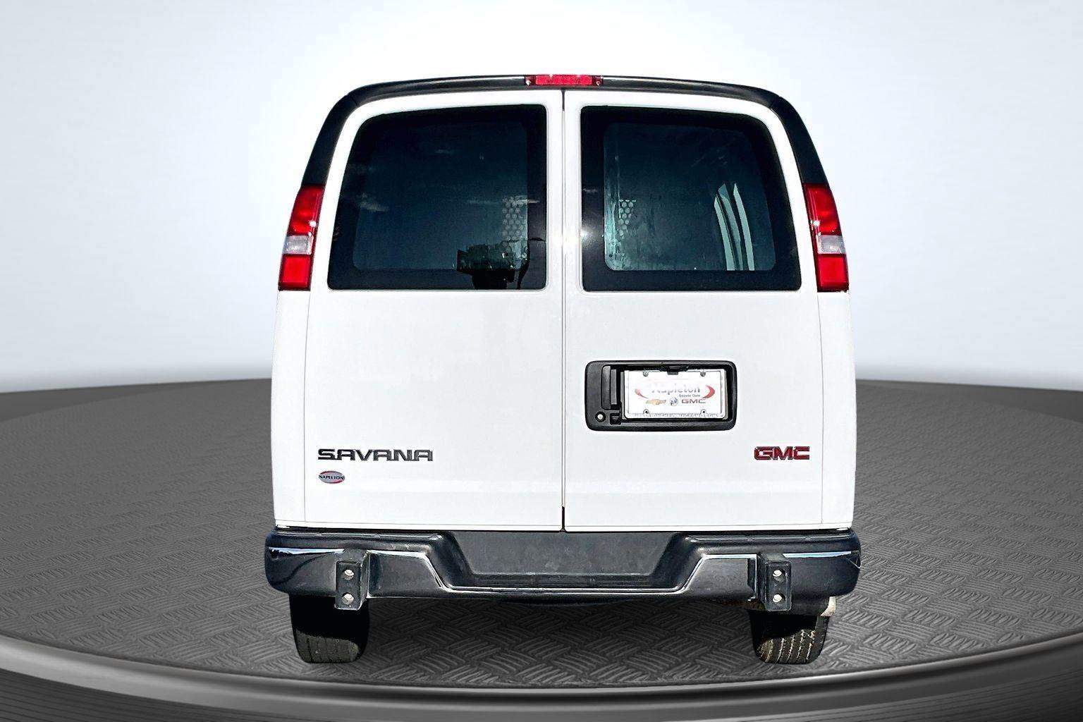Used 2024 GMC Savana 2500 w/ Driver Convenience Package image 4
