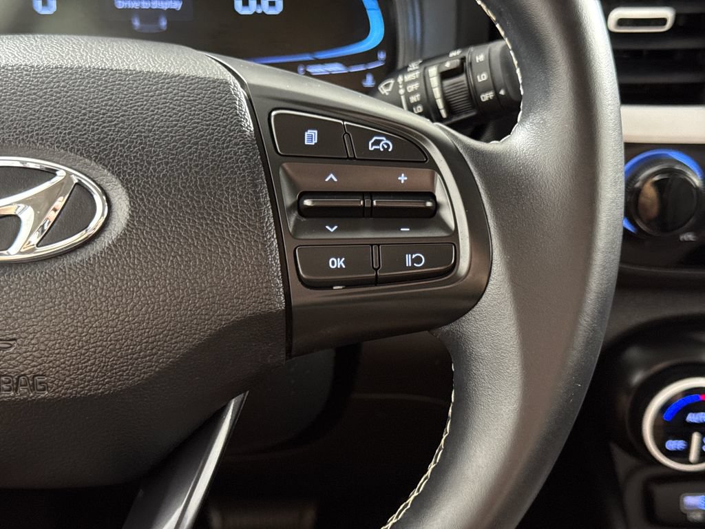 Certified 2024 Hyundai Venue Limited FWD image 18
