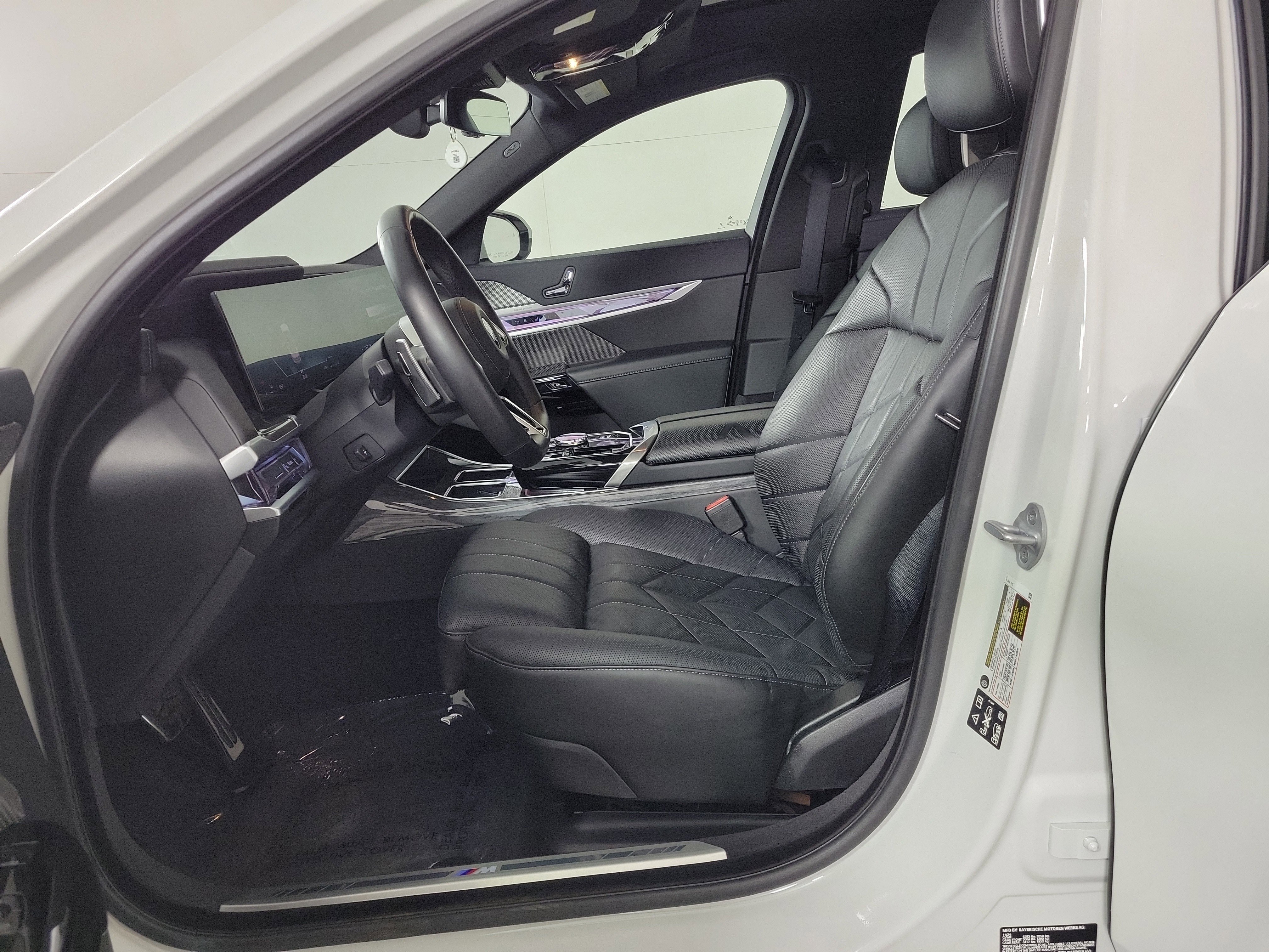 Certified 2025 BMW 740i xDrive image 9