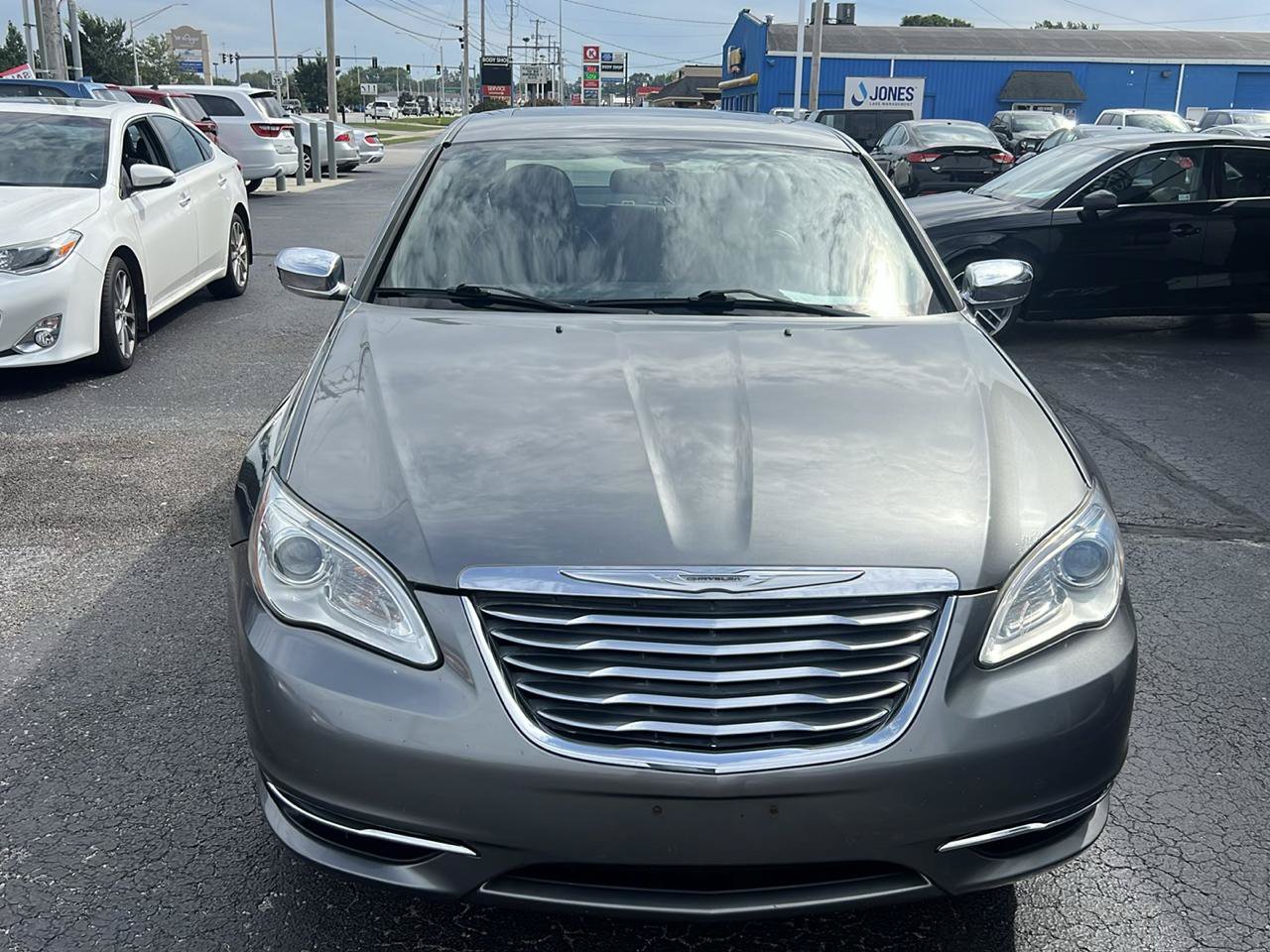 Used 2011 Chrysler 200 Limited FWD image 8