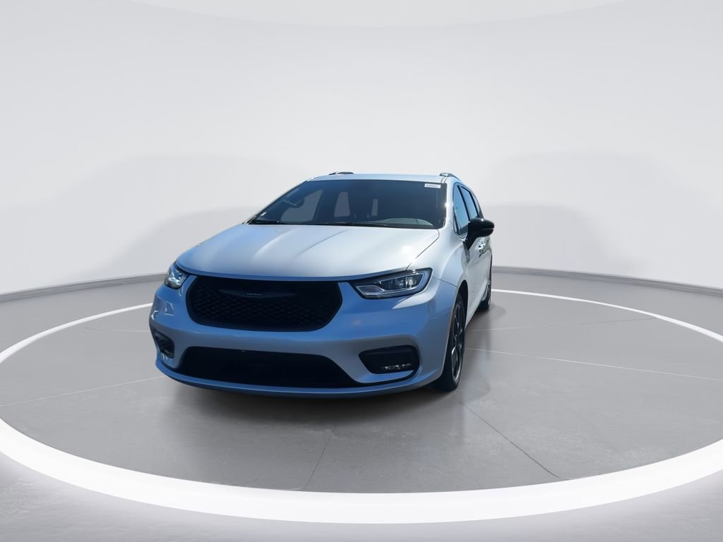 New 2026 Chrysler Pacifica Select w/ S Appearance Package FWD image 2