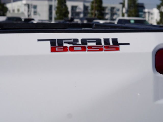 Used 2019 Chevrolet Silverado 1500 LT Trail Boss w/ Convenience Package AWD/4WD image 12