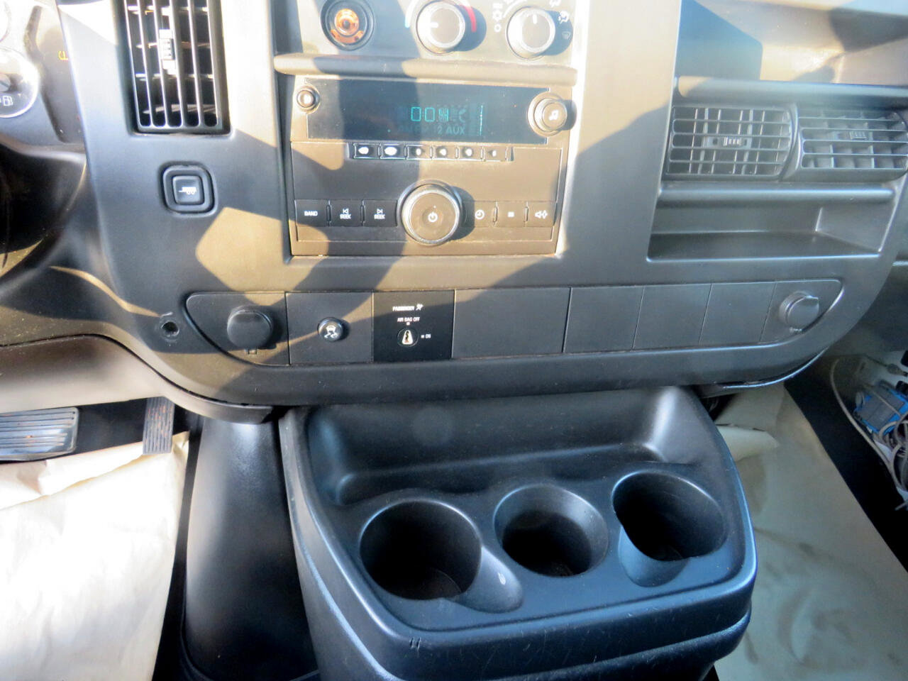 Used 2011 Chevrolet Express 2500 image 34