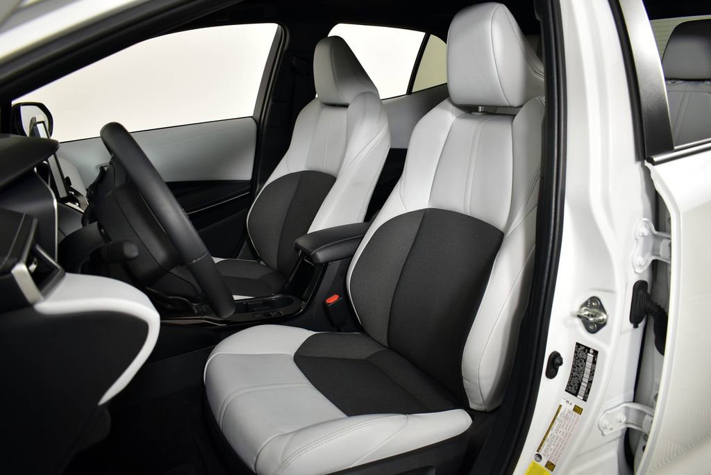 Used 2025 Toyota Corolla XSE image 9